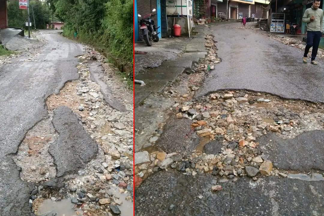 बैतडी सदरमुकामकै सडकमा खाल्डाखुल्डी, मर्मत नहुँदा समस्या 